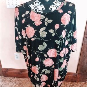 LuLaRoe Floral Tee
